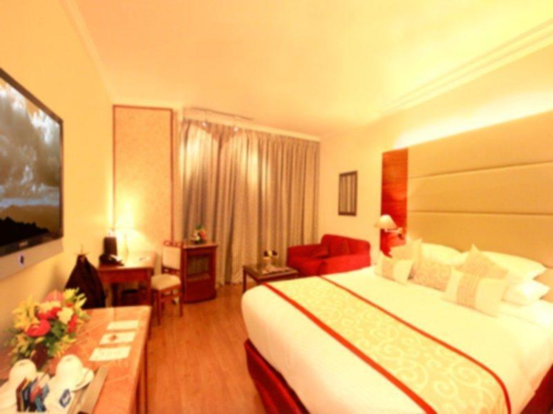 Radisson Blu Atria Bengaluru Hotel Esterno foto